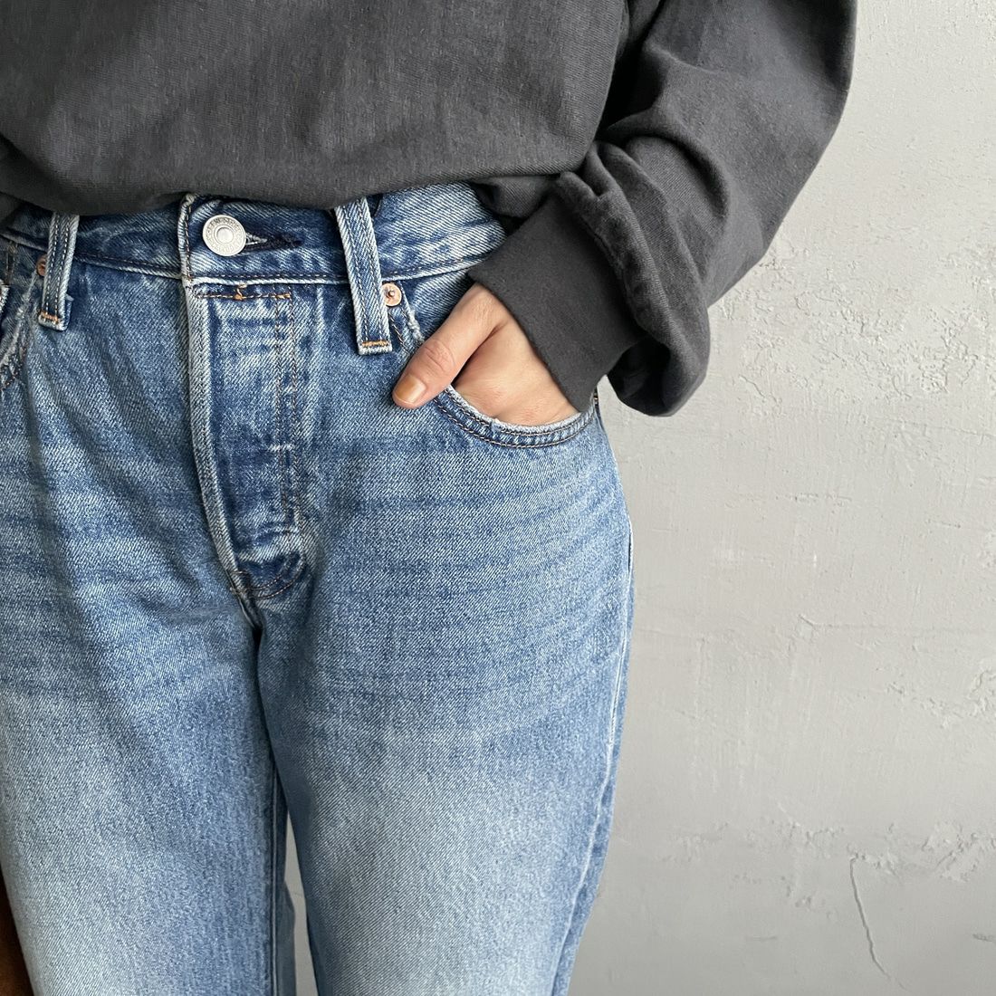 LEVI'S [リーバイス 90S 501デニム [A1959-00] 85 &&モデル身長：158cm 着用サイズ：26&&