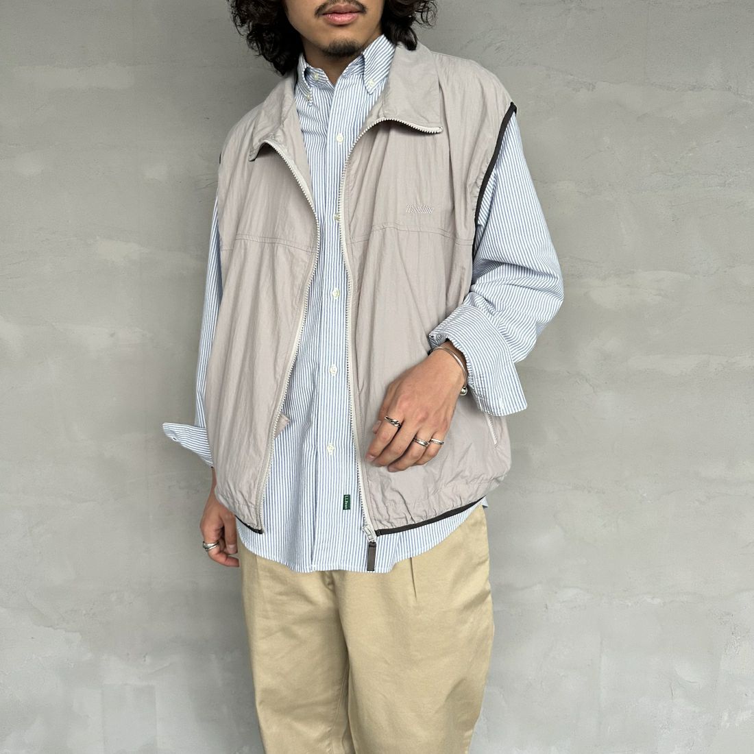 frostline [フロストライン] 別注 ナイロンベスト [FL6-VT-IN4-JF] GRAY &&モデル身長：173cm 着用サイズ：M&&