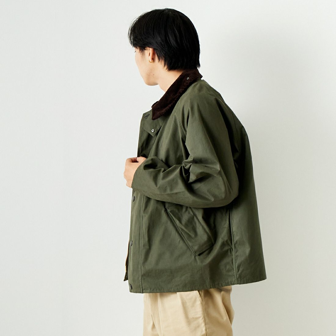 Barbour [バブアー] トランスポート ピーチスキンノンオイルドジャケット [MCA0931] SAGE &&モデル身長：179cm 着用サイズ：38&&