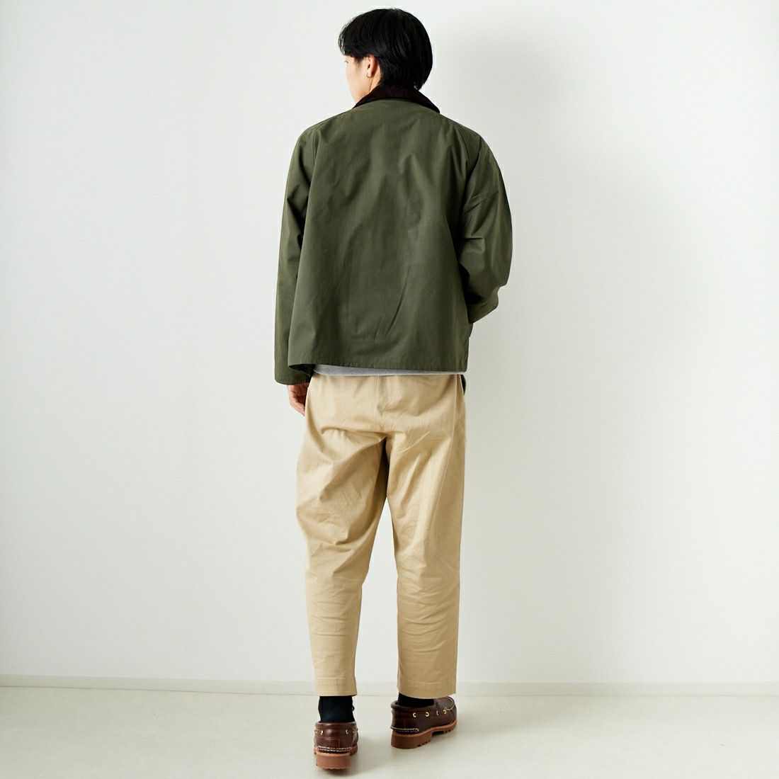 Barbour [バブアー] トランスポート ピーチスキンノンオイルドジャケット [MCA0931] SAGE &&モデル身長：179cm 着用サイズ：38&&