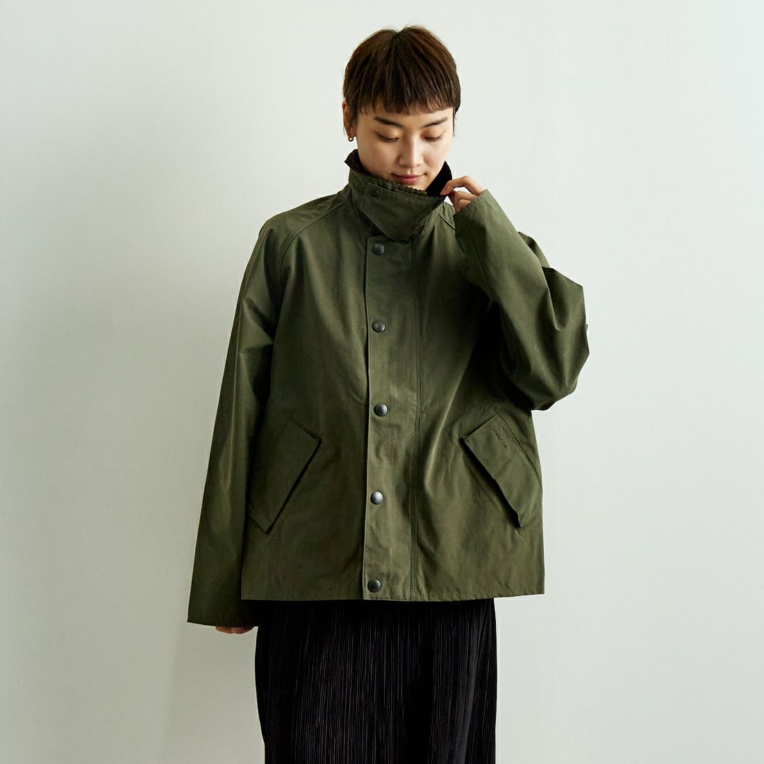 Barbour [バブアー] トランスポート ピーチスキンノンオイルドジャケット [MCA0931] SAGE &&モデル身長：160cm 着用サイズ：36&&