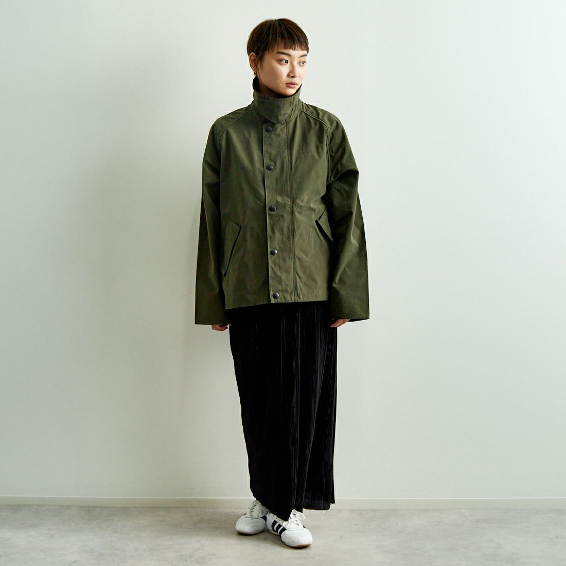 Barbour [バブアー] トランスポート ピーチスキンノンオイルドジャケット [MCA0931] SAGE &&モデル身長：160cm 着用サイズ：36&&