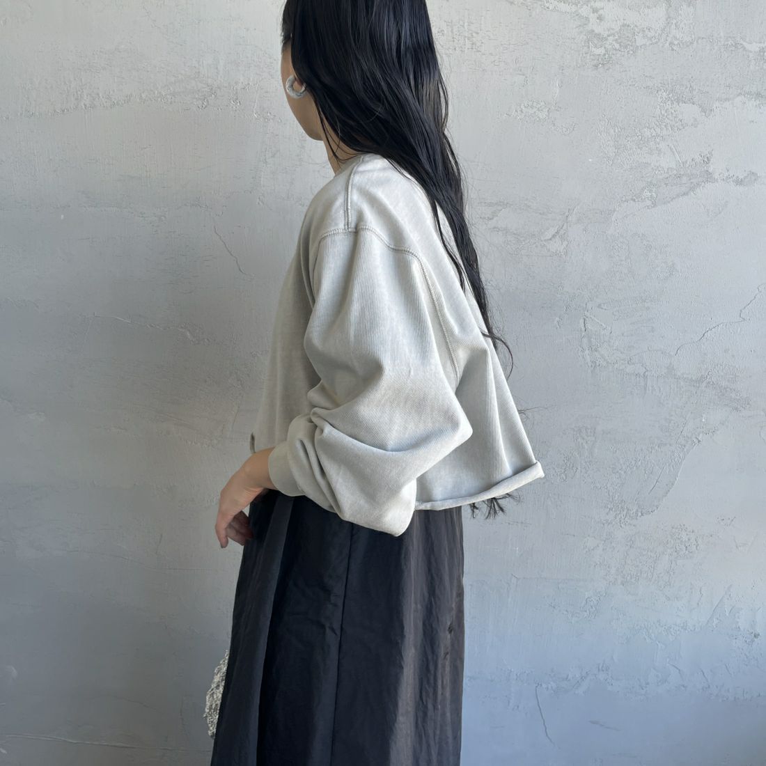 SCREEN STARS [スクリーンスターズ] 別注 ショートピグメントTシャツ [2421-208IN-JF] GRAY &&モデル身長：156cm 着用サイズ：F&&