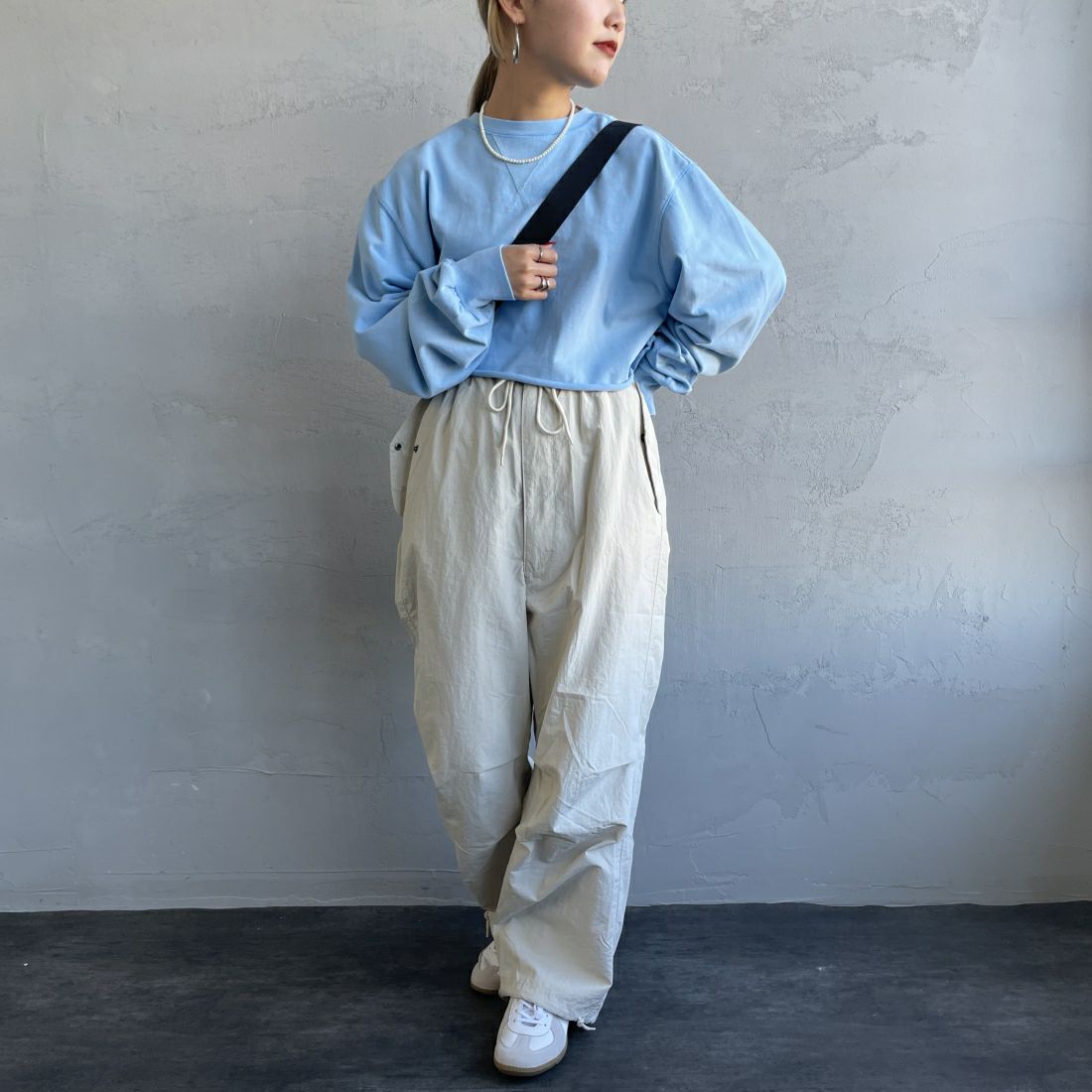 SCREEN STARS [スクリーンスターズ] 別注 ショートピグメントTシャツ [2421-208IN-JF] BLUE &&モデル身長：156cm 着用サイズ：F&&