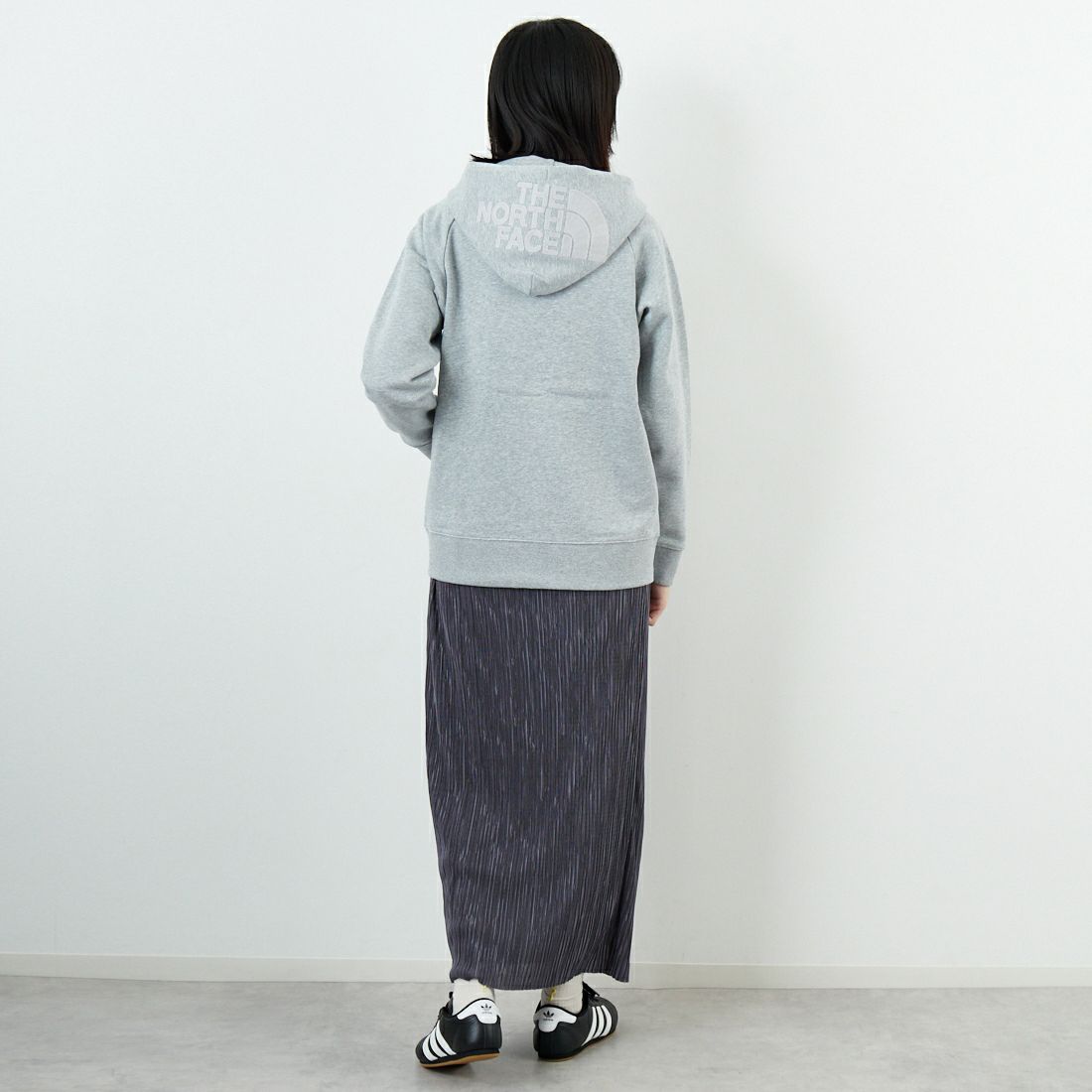 THE NORTH FACE [ザ ノースフェイス] リアビューフルジップフーディ [NTW12442] ZZ &&モデル身長：162cm 着用サイズ：M&&
