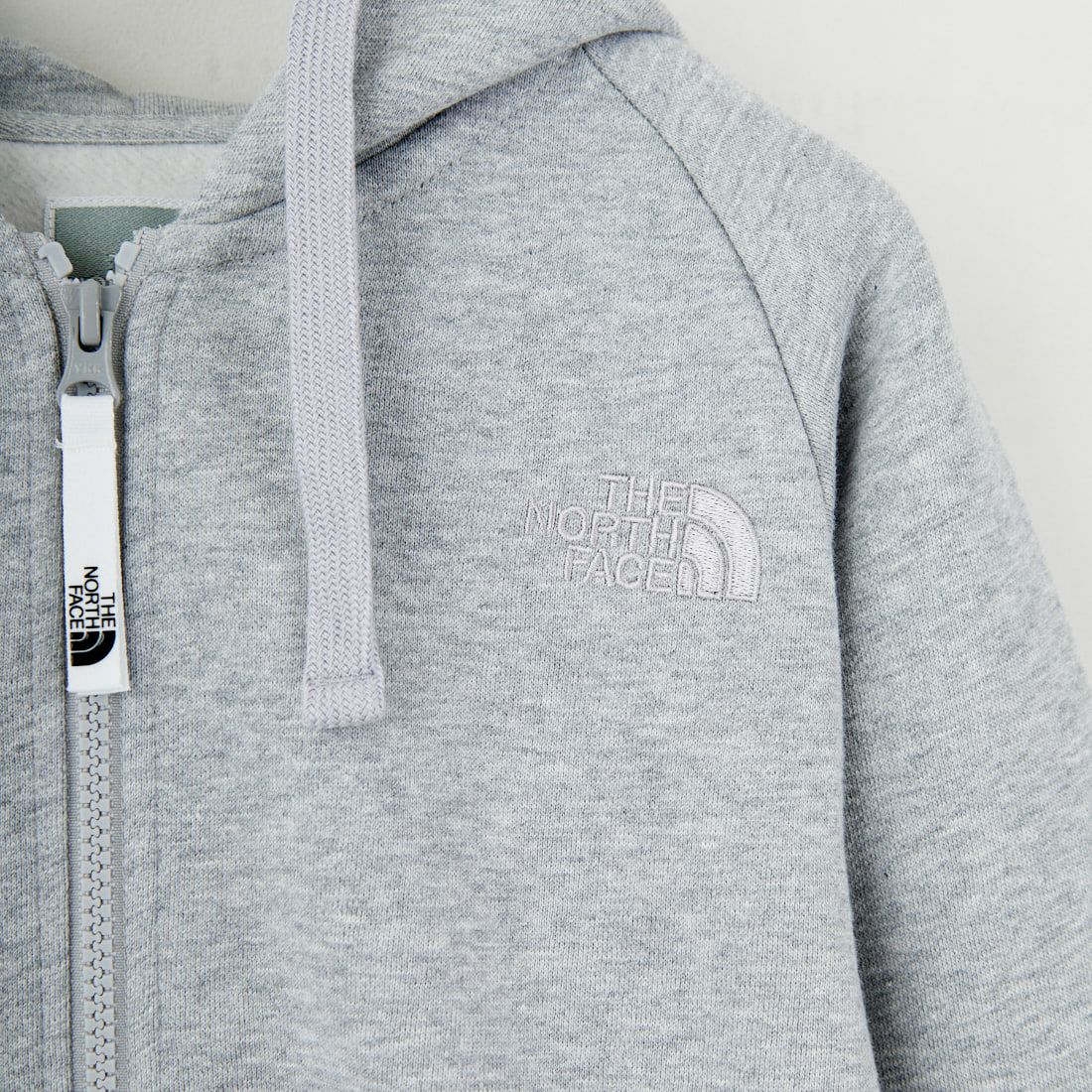 THE NORTH FACE [ザ ノースフェイス] リアビューフルジップフーディ [NTW12442] ZZ &&モデル身長：162cm 着用サイズ：M&&