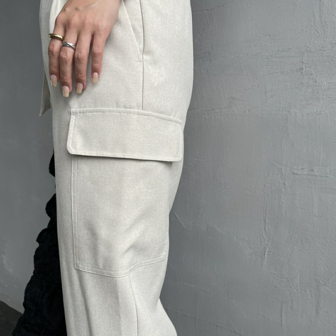 Jeans Factory Clothes [ジーンズファクトリークローズ] ベルト付き サイドカーゴポケットワイドパンツ [21241060] 032 ｴｸﾘｭ &&モデル身長：163cm 着用サイズ：36&&