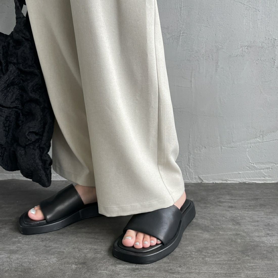 Jeans Factory Clothes [ジーンズファクトリークローズ] ベルト付き サイドカーゴポケットワイドパンツ [21241060] 032 ｴｸﾘｭ &&モデル身長：163cm 着用サイズ：36&&