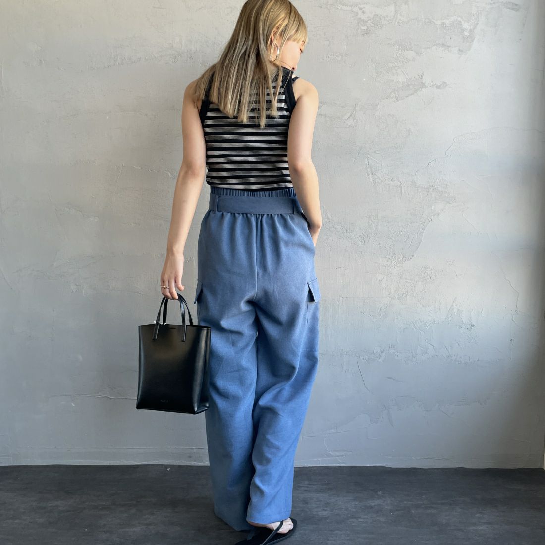 Jeans Factory Clothes [ジーンズファクトリークローズ] ベルト付き サイドカーゴポケットワイドパンツ [21241060] 070 ﾌﾞﾙｰ &&モデル身長：156cm 着用サイズ：36&&