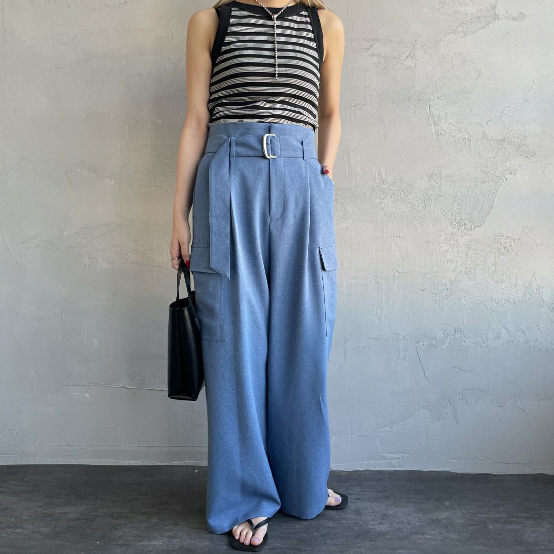 Jeans Factory Clothes [ジーンズファクトリークローズ] ベルト付き サイドカーゴポケットワイドパンツ [21241060] 070 ﾌﾞﾙｰ &&モデル身長：156cm 着用サイズ：36&&