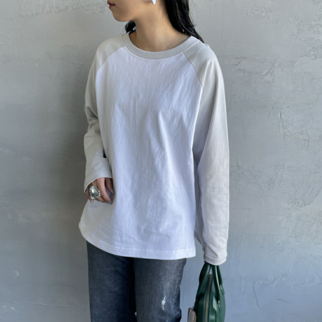 SCREEN STARS [スクリーンスターズ] 別注 ラグランロングスリーブTシャツ [2421-209IN-JF] GRAY &&モデル身長：156cm 着用サイズ：F&&