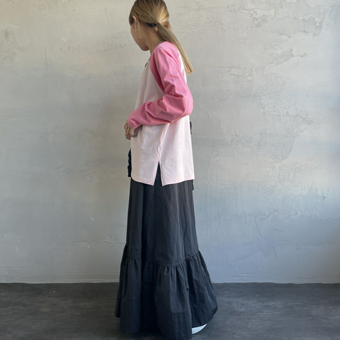 SCREEN STARS [スクリーンスターズ] 別注 ラグランロングスリーブTシャツ [2421-209IN-JF] PINK &&モデル身長：156cm 着用サイズ：F&&
