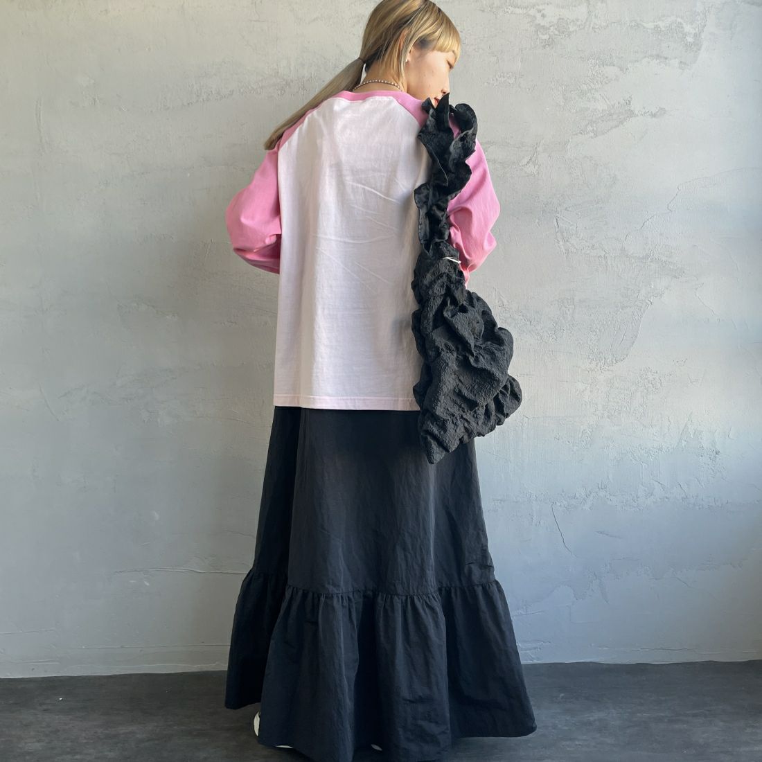 SCREEN STARS [スクリーンスターズ] 別注 ラグランロングスリーブTシャツ [2421-209IN-JF] PINK &&モデル身長：156cm 着用サイズ：F&&