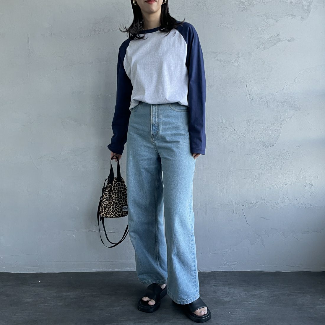 SCREEN STARS [スクリーンスターズ] 別注 ラグランロングスリーブTシャツ [2421-209IN-JF] NAVY &&モデル身長：163cm 着用サイズ：F&&