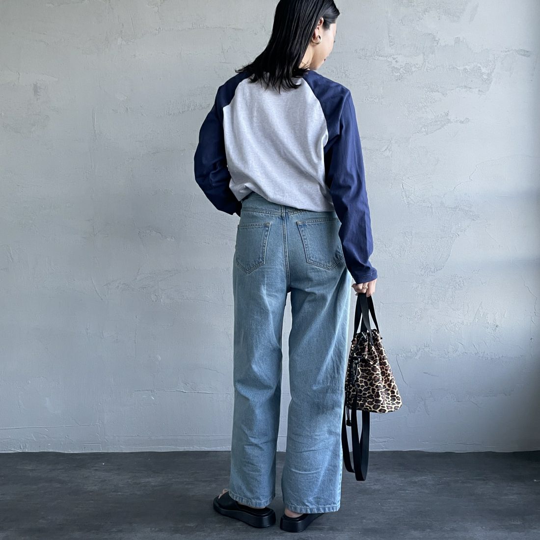 SCREEN STARS [スクリーンスターズ] 別注 ラグランロングスリーブTシャツ [2421-209IN-JF] NAVY &&モデル身長：163cm 着用サイズ：F&&