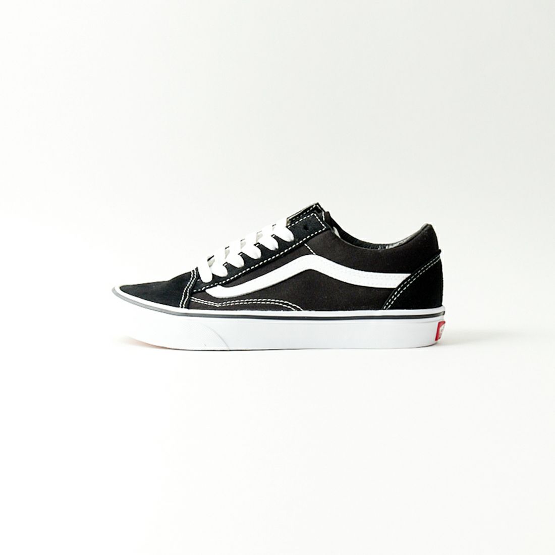 BLACK/WHIT
