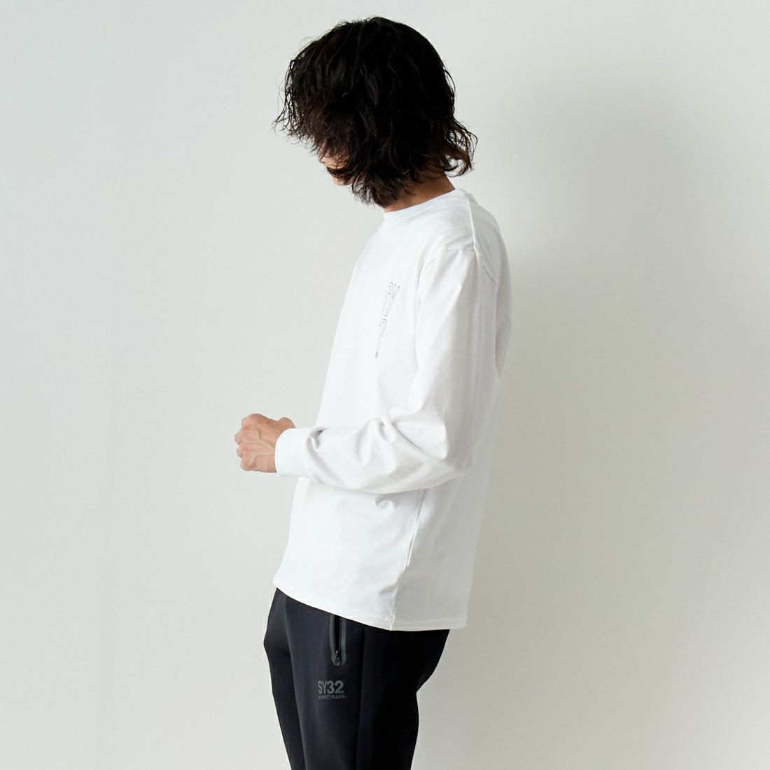 SY32 [エスワイサーティトゥ] バックプリント ロングスリーブTシャツ [14133] WHITE &&モデル身長：182cm 着用サイズ：L&&