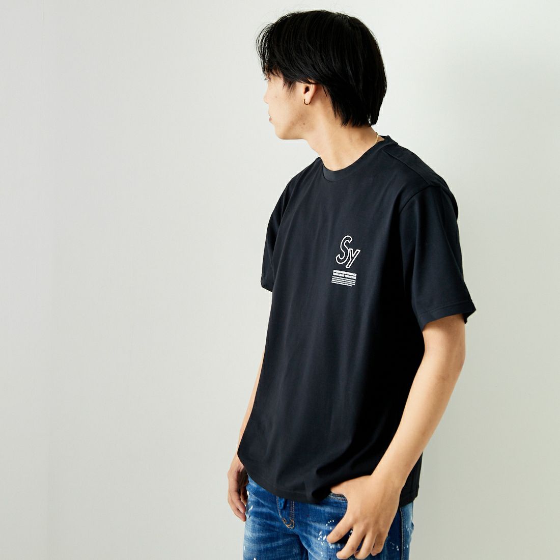 SY32 [エスワイサーティトゥ] ラインロゴ バックプリントTシャツ [14134] BLACK &&モデル身長：179cm 着用サイズ：L&&