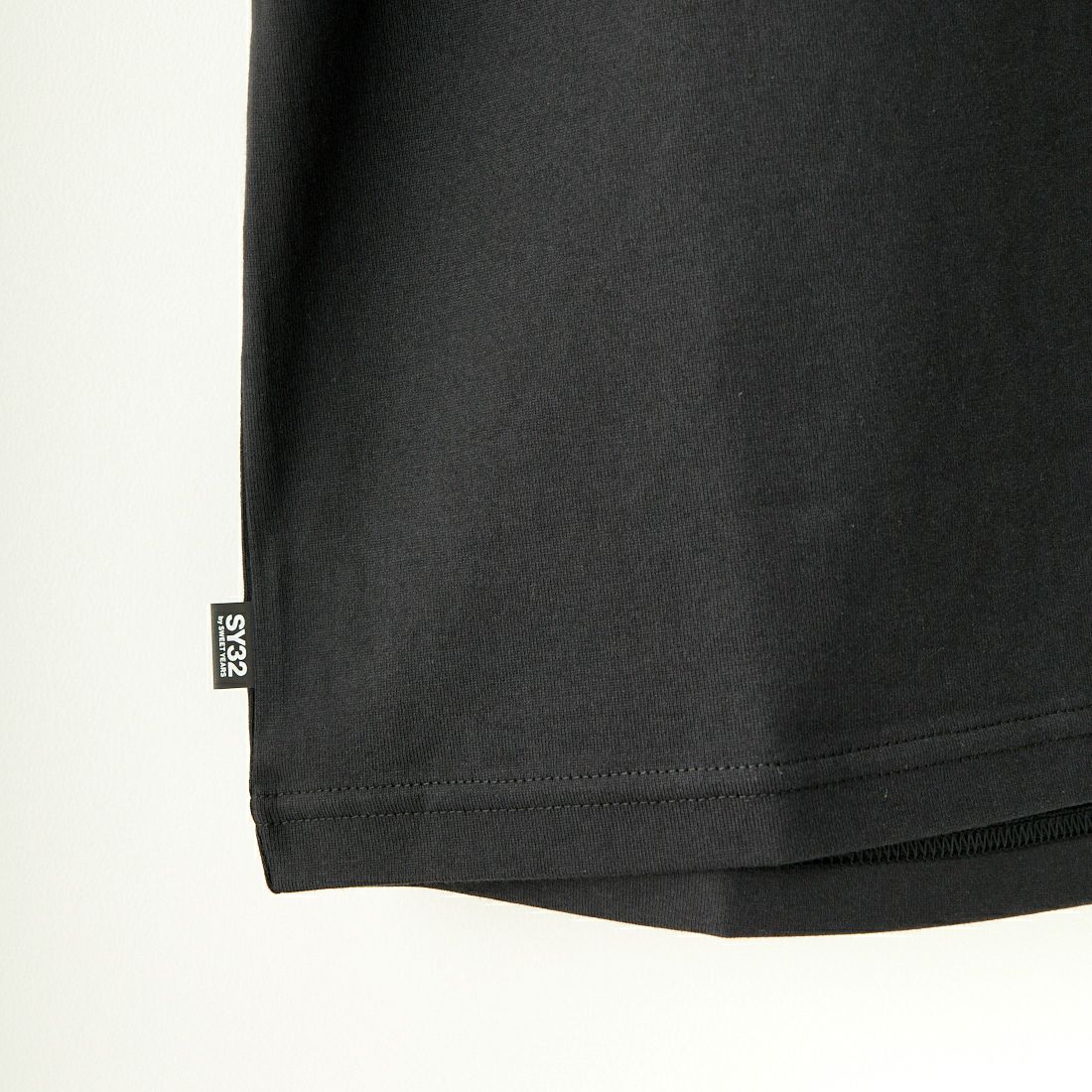SY32 [エスワイサーティトゥ] ラインロゴ バックプリントTシャツ [14134] BLACK
