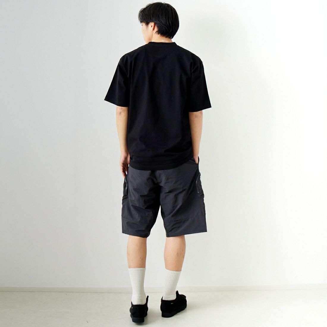 White Mountaineering [ホワイトマウンテニアリング] ポケットTシャツ [WM2471509] BLACK &&モデル身長：179cm 着用サイズ：2&&