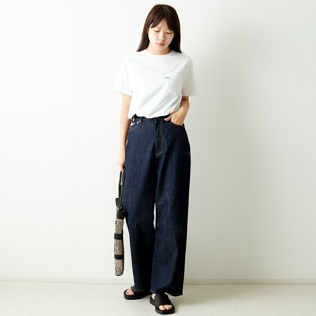 A.P.C. [アー・ペー・セー] ポケットTシャツ [POCKET-EMB-T] 90 BLANC &&モデル身長：167cm 着用サイズ：XS&&