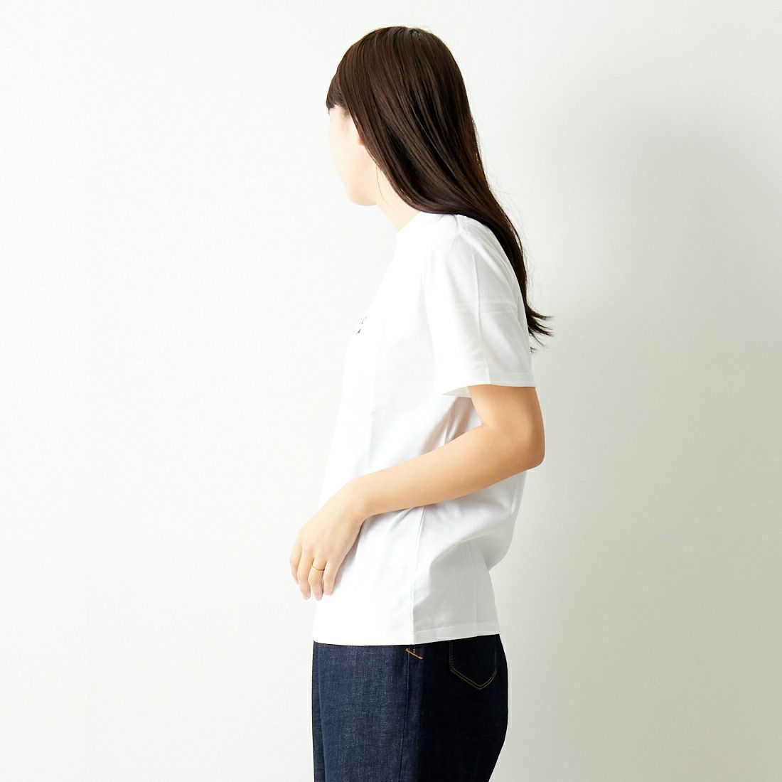 A.P.C. [アー・ペー・セー] RUE MADAMEプリントTシャツ [PETITE-RUE-MADAME] 90 BLANC &&モデル身長：167cm 着用サイズ：XS&&