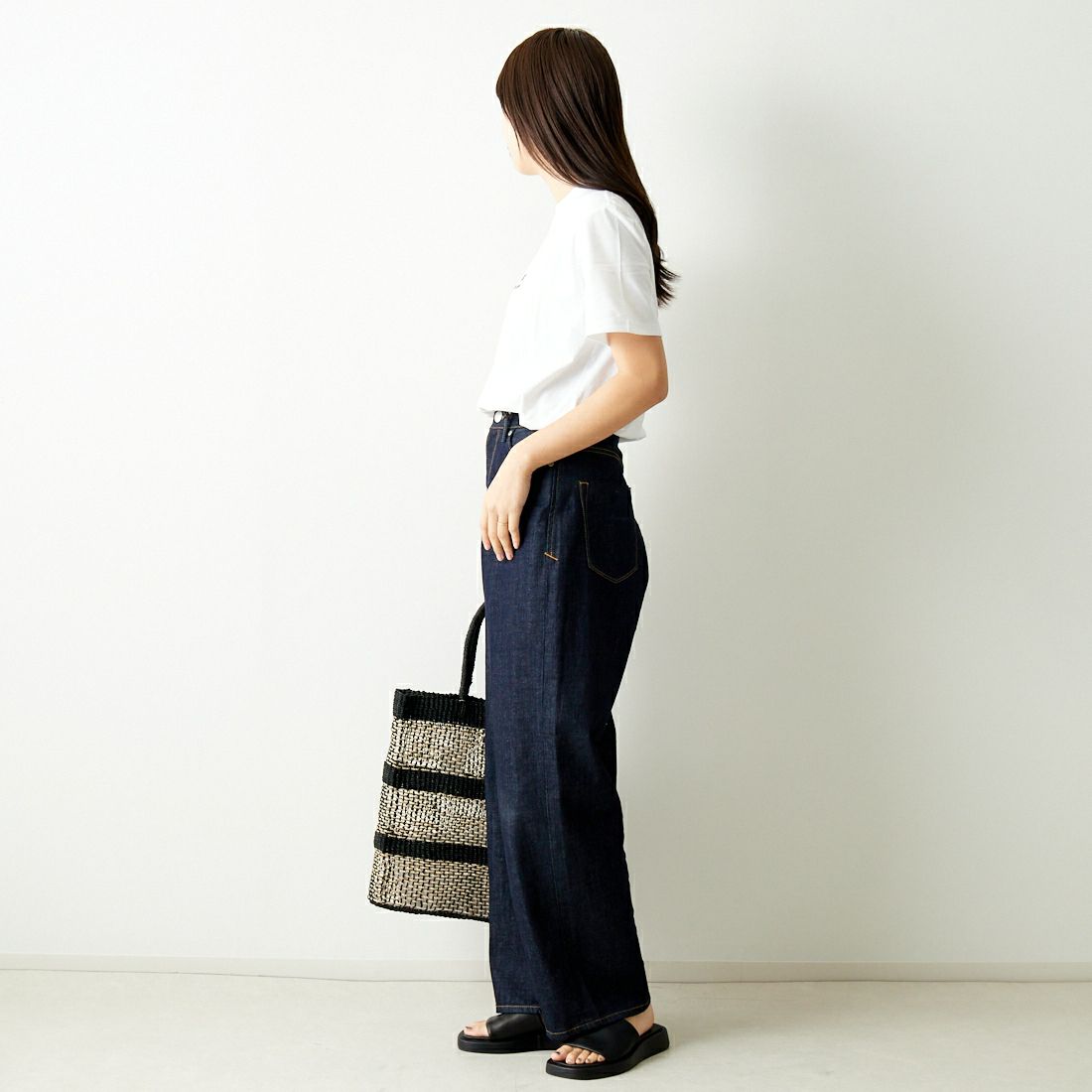 A.P.C. [アー・ペー・セー] RUE MADAMEプリントTシャツ [PETITE-RUE-MADAME] 90 BLANC &&モデル身長：167cm 着用サイズ：XS&&