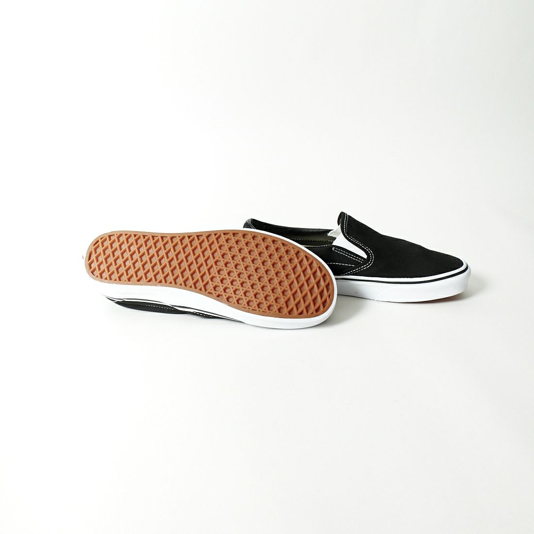 VANS [バンズ] クラシックスリッポン [VN000EYEBLK] BLACK
