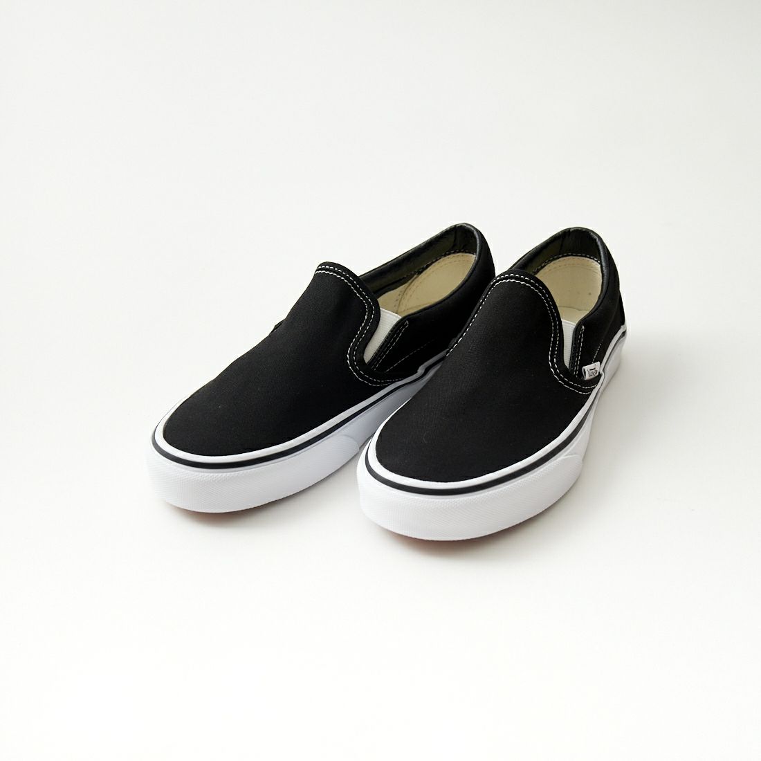 VANS [バンズ] クラシックスリッポン [VN000EYEBLK] BLACK