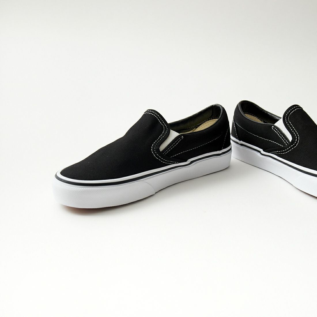 VANS [バンズ] クラシックスリッポン [VN000EYEBLK] BLACK