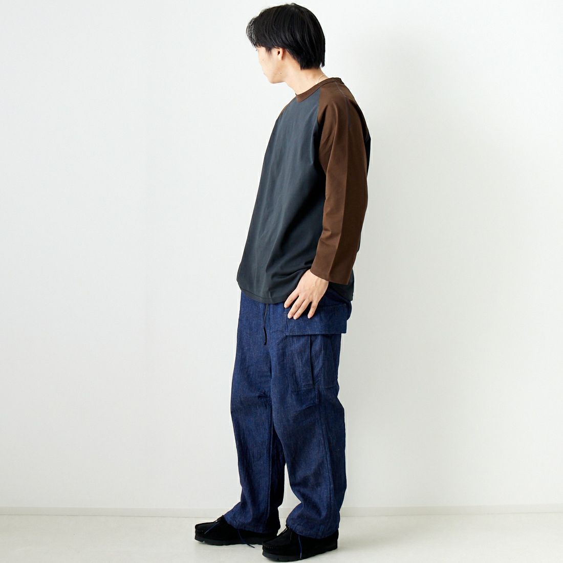 A VONTADE [アボンタージ] 2トーンラグランスリーブTシャツ [VTD-0615-CS] 3 INK/BROW &&モデル身長：179cm 着用サイズ：L&&