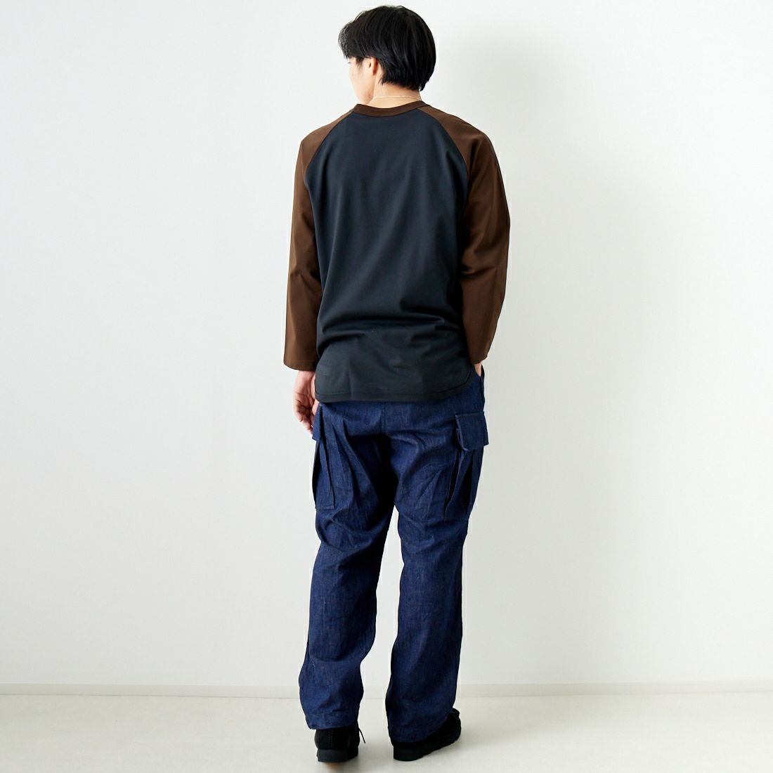 A VONTADE [アボンタージ] 2トーンラグランスリーブTシャツ [VTD-0615-CS] 3 INK/BROW &&モデル身長：179cm 着用サイズ：L&&