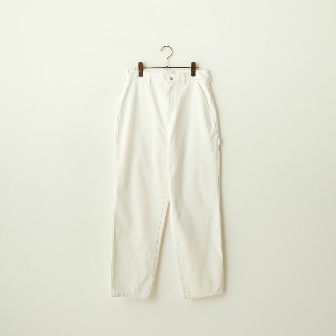 09 WHITE