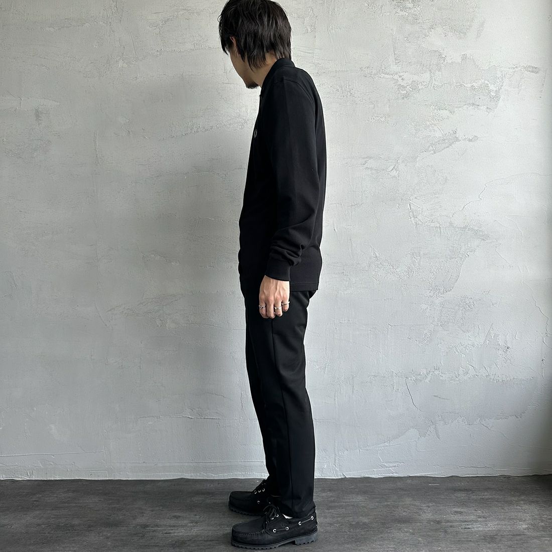 FRED PERRY [フレッドペリー] フレッドペリーポロシャツ [M6006] 906 BLACK &&モデル身長：173cm 着用サイズ：M&&