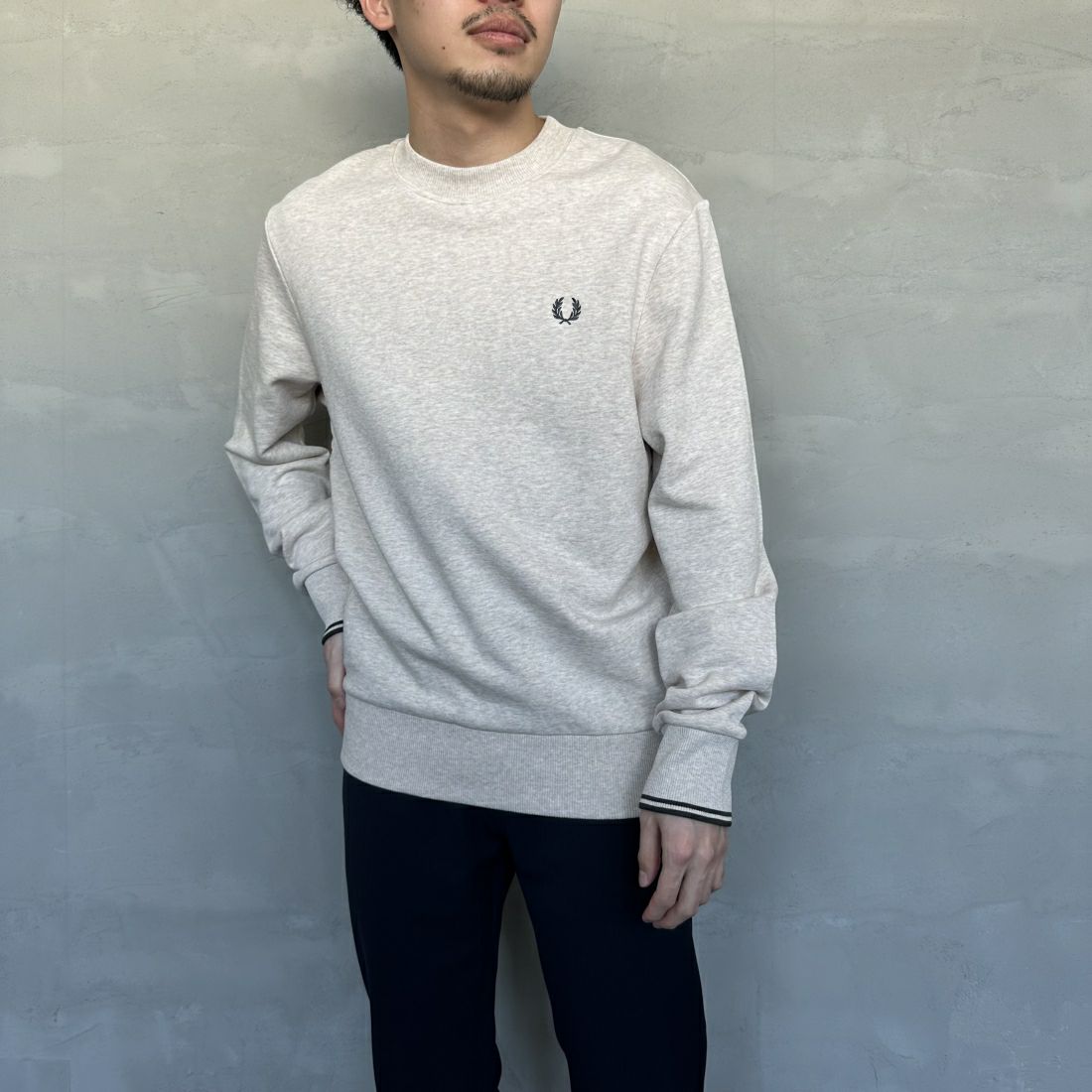 【予約商品】FRED PERRY [フレッドペリー] ワンポイント刺繍 クルーネックスウェット [M7535]