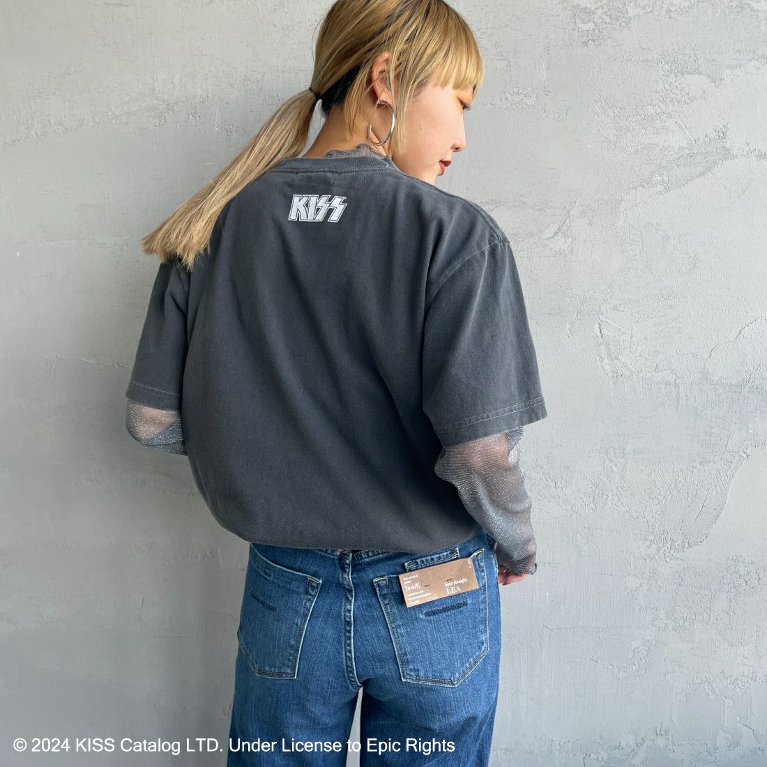 GOOD ROCK SPEED [グッドロックスピード] 別注 KISS ロックプリントTシャツ [INTN-010-JF] CHARCOAL&&モデル身長：156cm　着用サイズ：F&&
