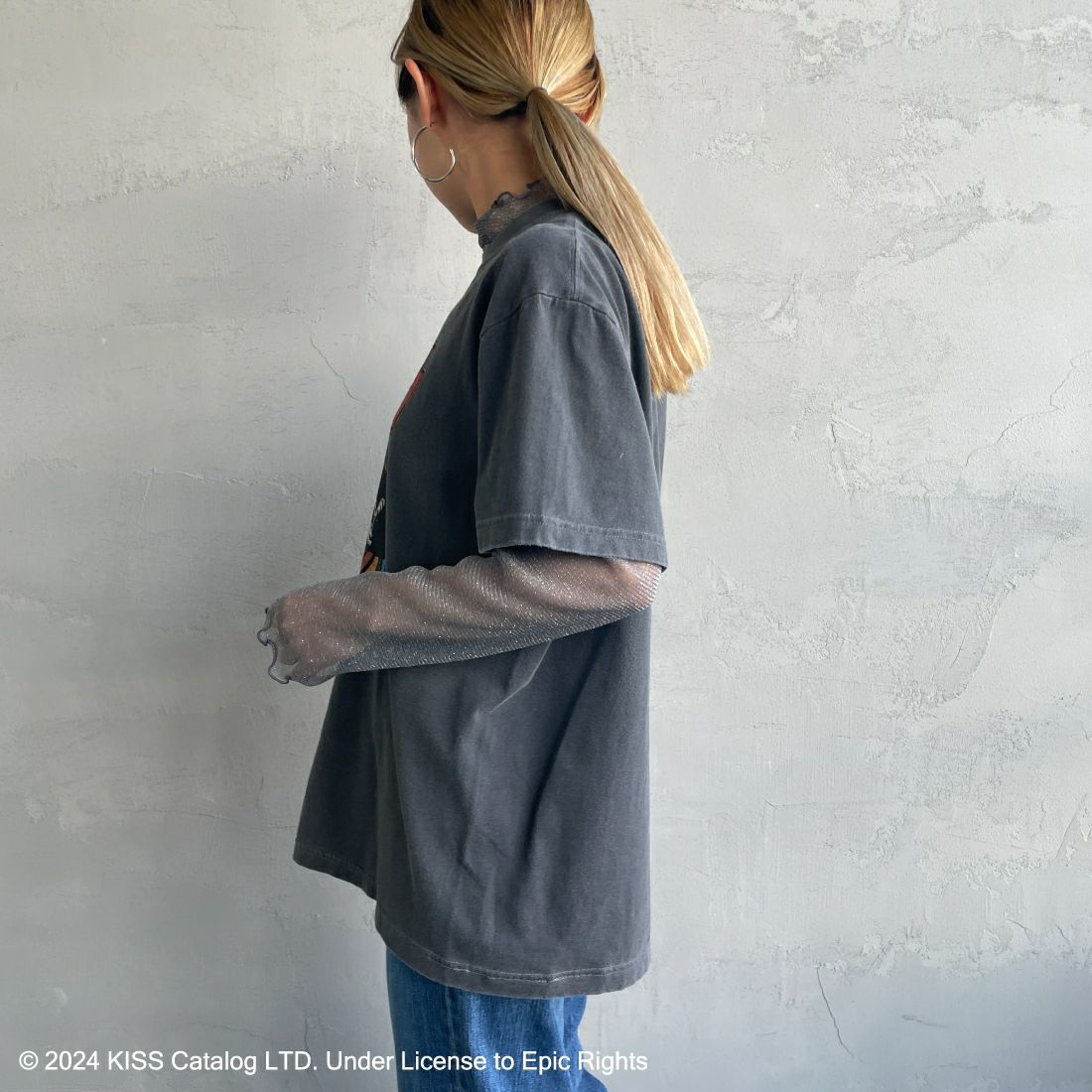 GOOD ROCK SPEED [グッドロックスピード] 別注 KISS ロックプリントTシャツ [INTN-010-JF] CHARCOAL&&モデル身長：156cm　着用サイズ：F&&