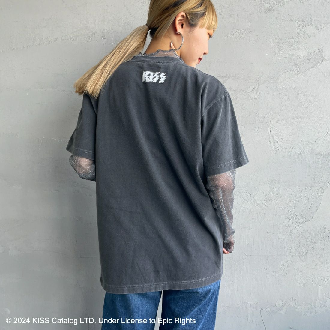 GOOD ROCK SPEED [グッドロックスピード] 別注 KISS ロックプリントTシャツ [INTN-010-JF] CHARCOAL&&モデル身長：156cm　着用サイズ：F&&