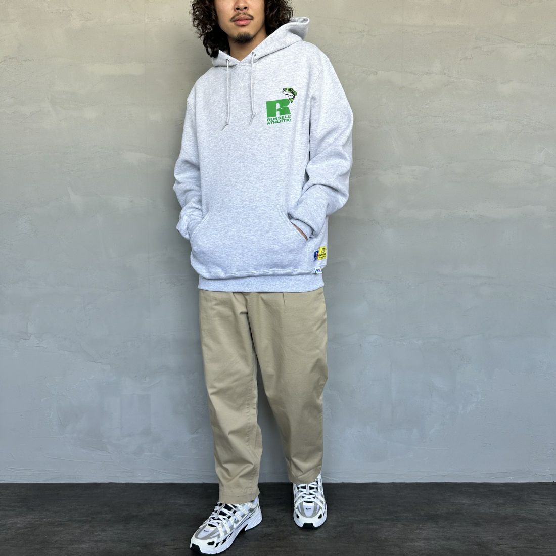 RUSSELL ATHLETIC [ラッセル アスレチック] Russell×Gary YAMAMOTO ロゴスウェットフーディ [RGY-A02] ASH &&モデル身長：173cm 着用サイズ：L&&