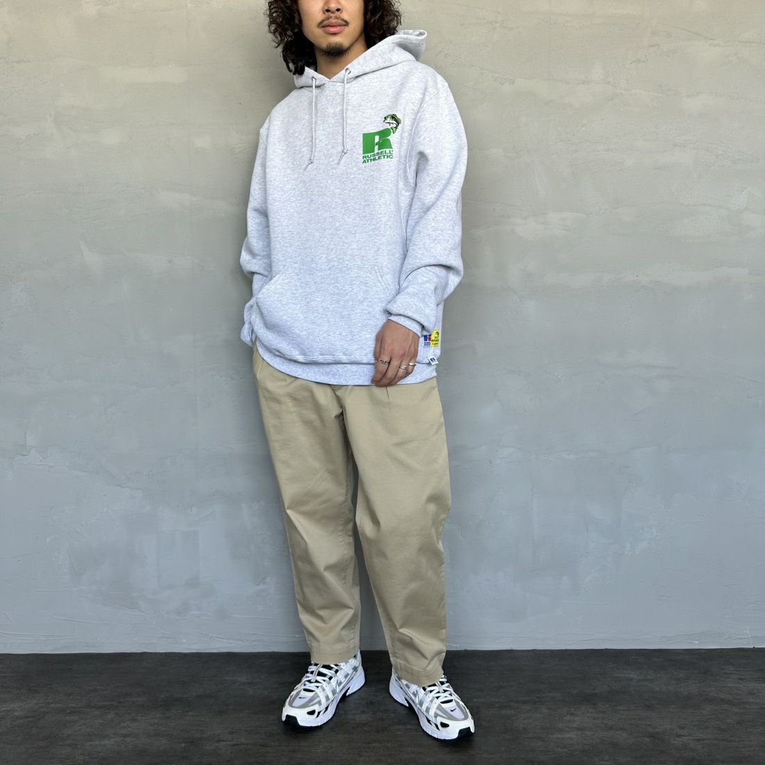 RUSSELL ATHLETIC [ラッセル アスレチック] Russell×Gary YAMAMOTO ロゴスウェットフーディ [RGY-A02] ASH &&モデル身長：173cm 着用サイズ：L&&