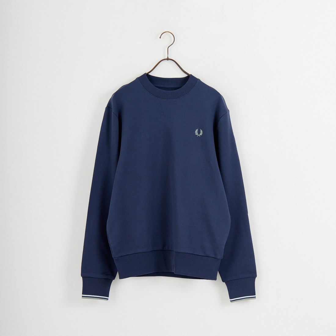 FRED PERRY [フレッドペリー] ワンポイント刺繍 クルーネック