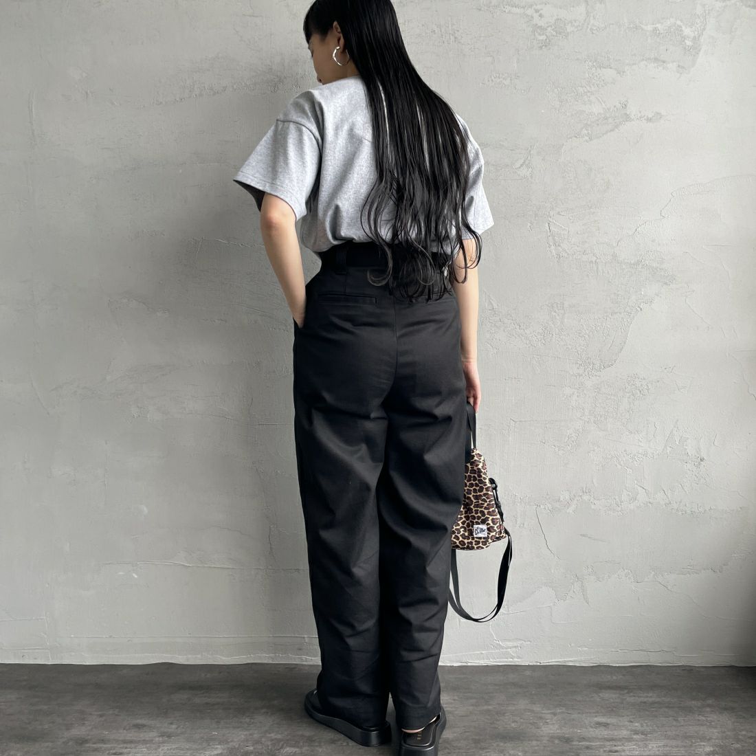 HANDTEX [ハンドテックス] 別注 スーベニアプリントTシャツ [HT6-CST-IN4-JF] GYM &&モデル身長：156cm 着用サイズ：F&&