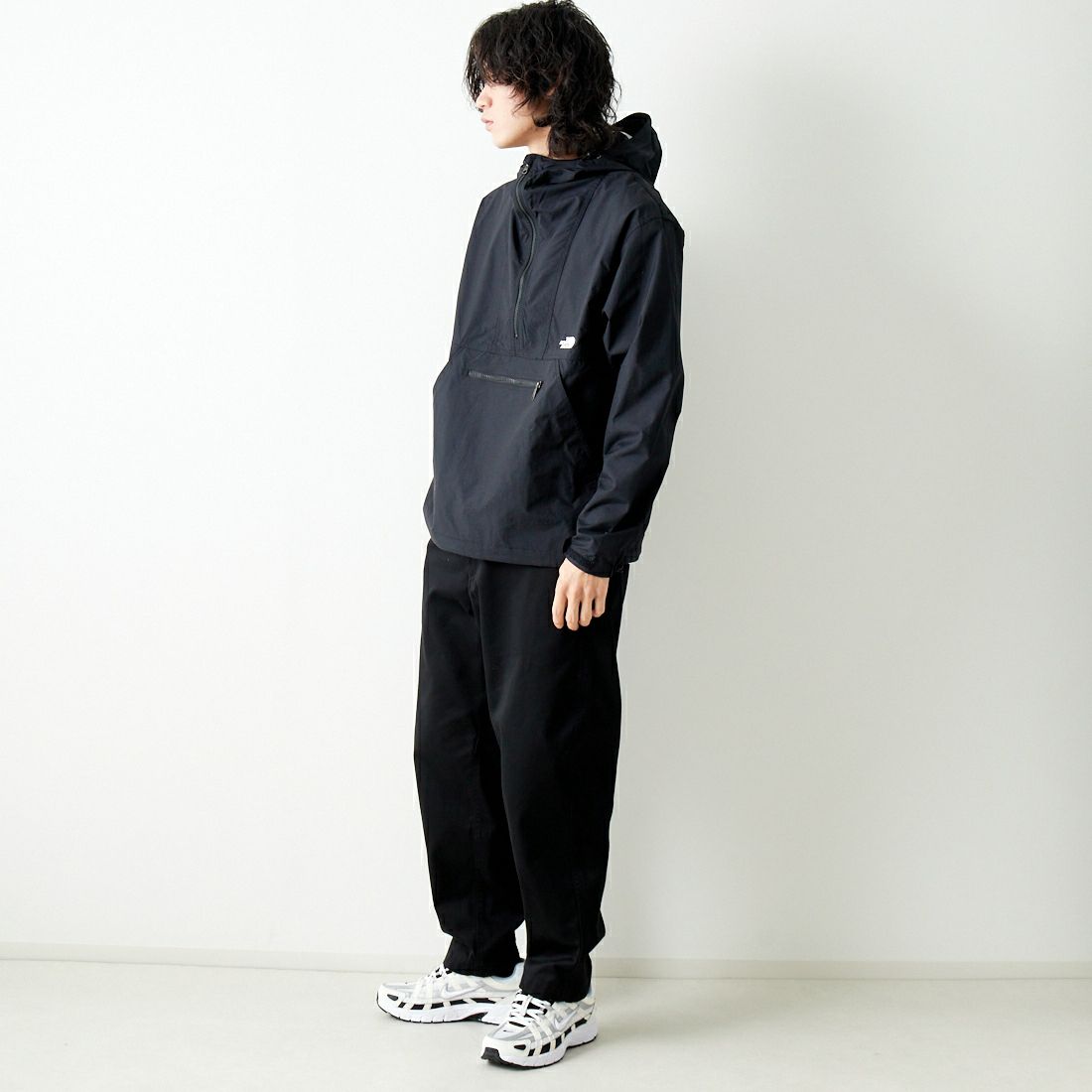 THE NORTH FACE [ザ ノースフェイス] コンパクトアノラック [NP22333] K &&モデル身長：182cm 着用サイズ L&&