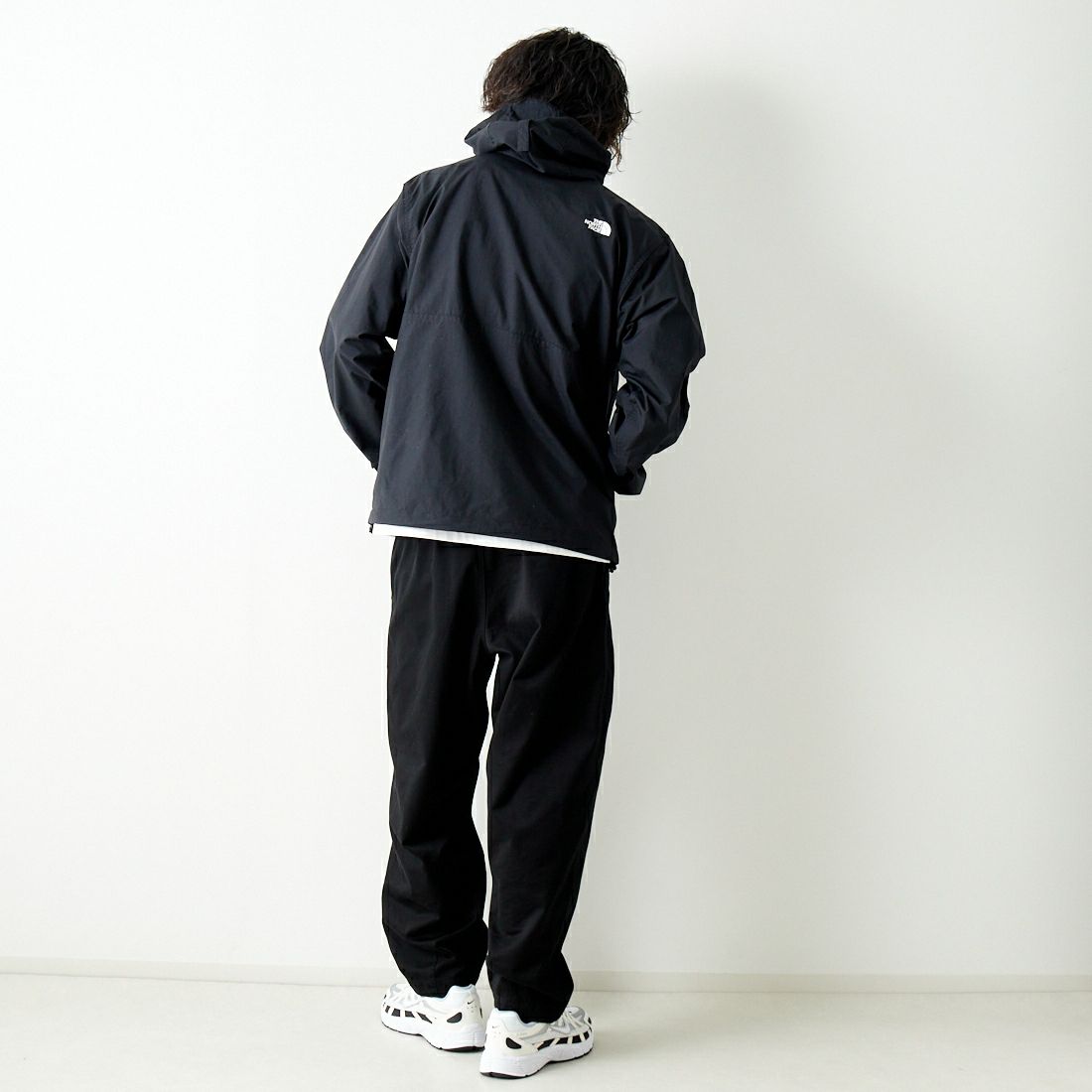 THE NORTH FACE [ザ ノースフェイス] コンパクトアノラック [NP22333] K &&モデル身長：182cm 着用サイズ L&&