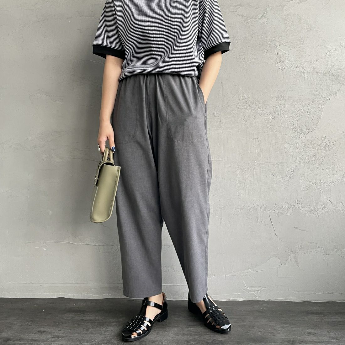 GREY&&モデル身長：156cm 着用サイズ：36&&