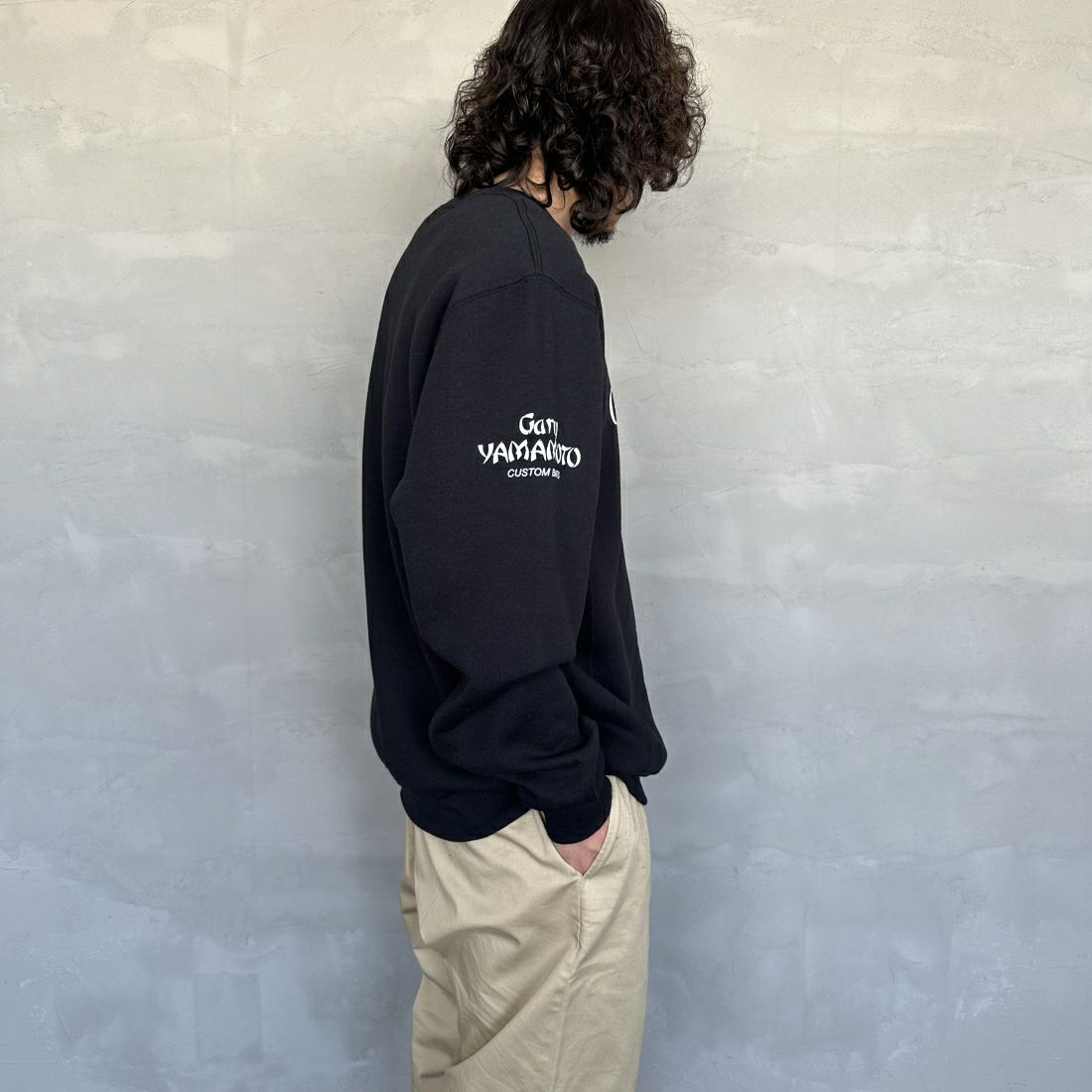 RUSSELL ATHLETIC [ラッセル アスレチック] Russell×Gary YAMAMOTO ロゴスウェット [RGY-A03] BLK &&モデル身長：173cm 着用サイズ：L&&