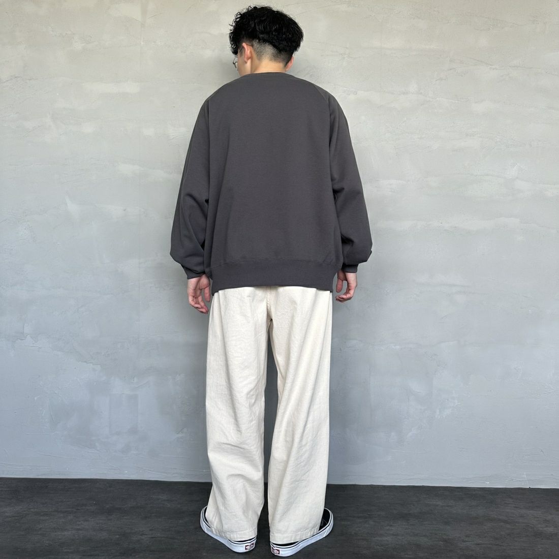Gymphlex [ジムフレックス] スウィングスリーブ クルーネックプルオーバー [GY-C0292TCA] CHARCOAL &&モデル身長：168cm 着用サイズ：L&&