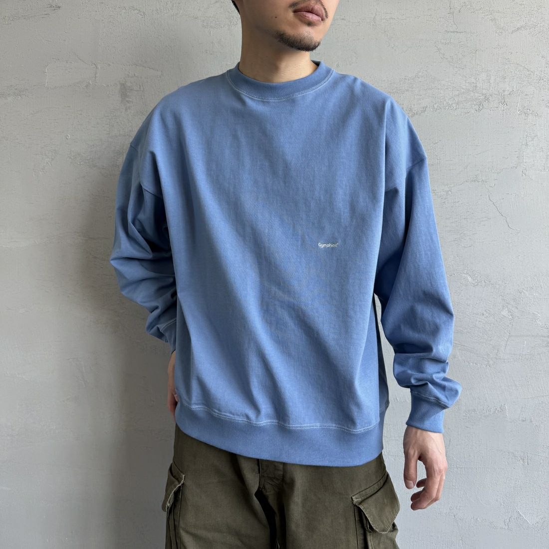Gymphlex [ジムフレックス] ロゴ刺繍 ロングスリーブTシャツ [GY-C0102HWJ] LT.BLU GRY &&モデル身長：168cm 着用サイズ：M&&