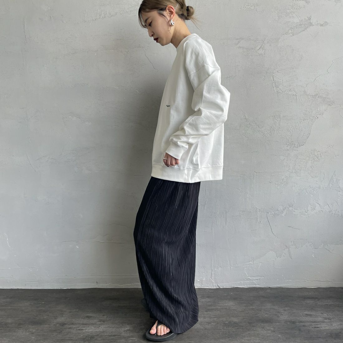 Gymphlex [ジムフレックス] ロゴ刺繍 ロングスリーブTシャツ [GY-C0102HWJ] OFF WHITE &&モデル身長：150cm 着用サイズ：XS&&
