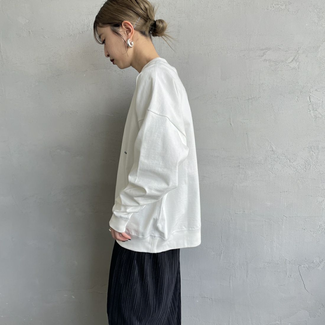 Gymphlex [ジムフレックス] ロゴ刺繍 ロングスリーブTシャツ [GY-C0102HWJ] OFF WHITE &&モデル身長：150cm 着用サイズ：XS&&